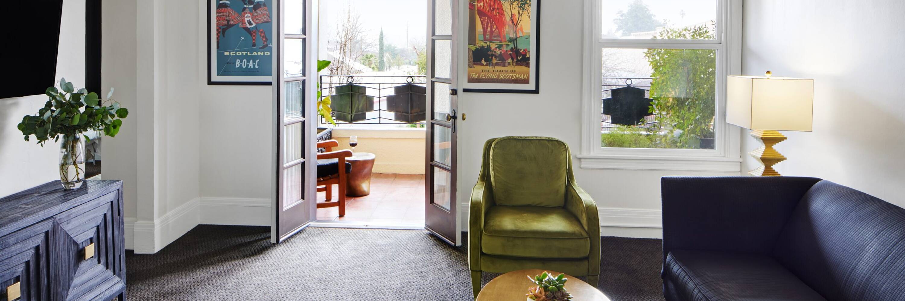Sitting Room of Balcony Queen Suite